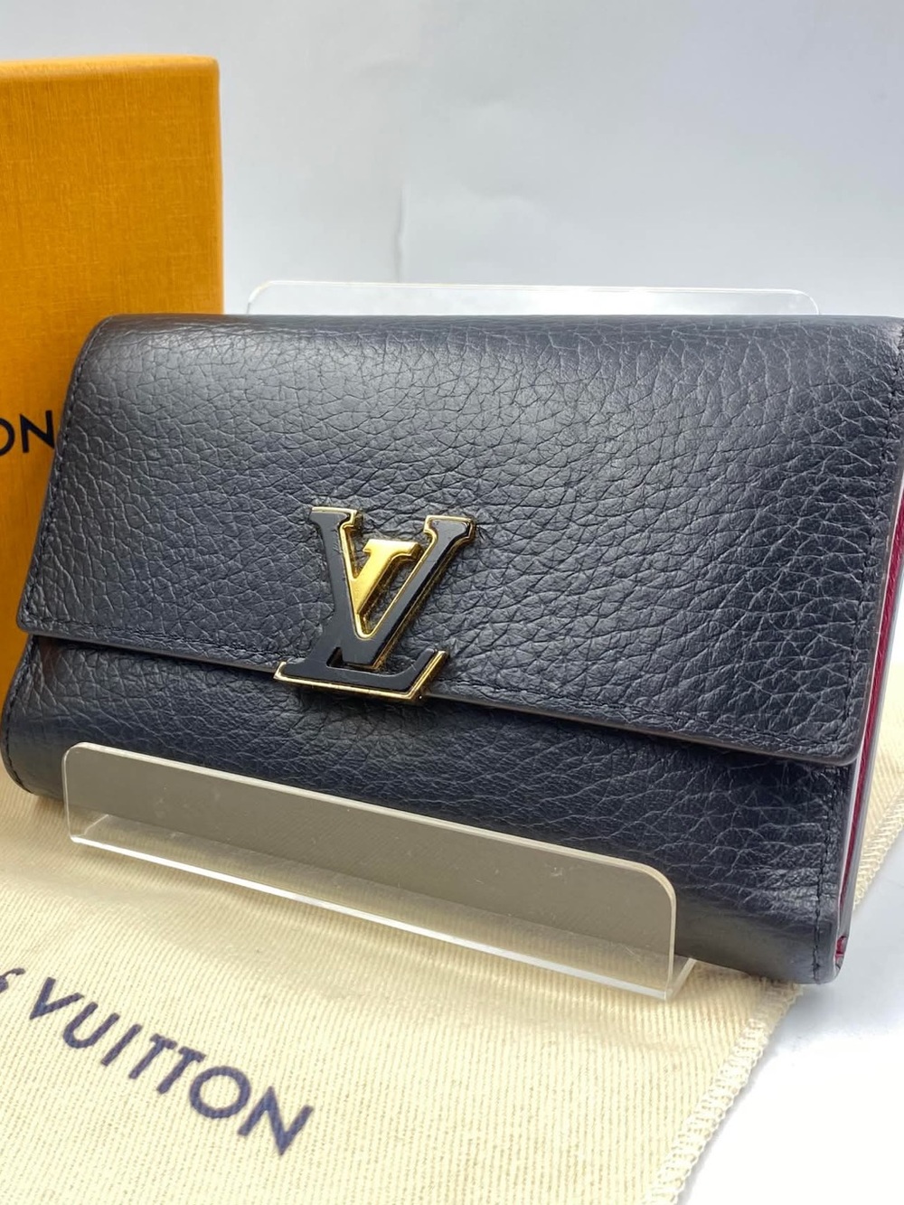 Louis Vuitton capucine Black Pebbled Leather Wallet with Gold LV Hardware